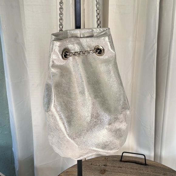 Olga Revuelta silver metallic bucket bag - Picture 7 of 7